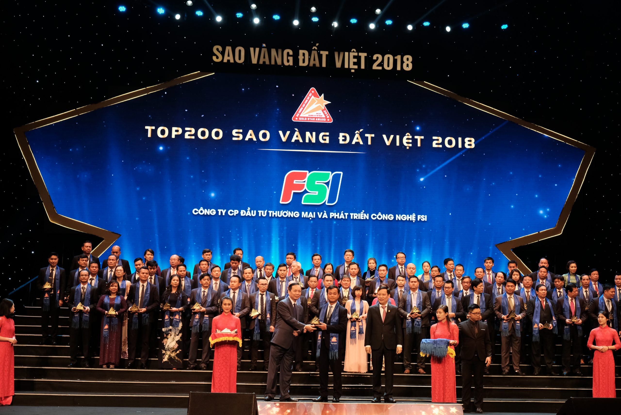 FSI đơn vị chuyển đổi số đầu tiên được vinh danh trong lễ trao giải Sao Vàng Đất Việt 2018