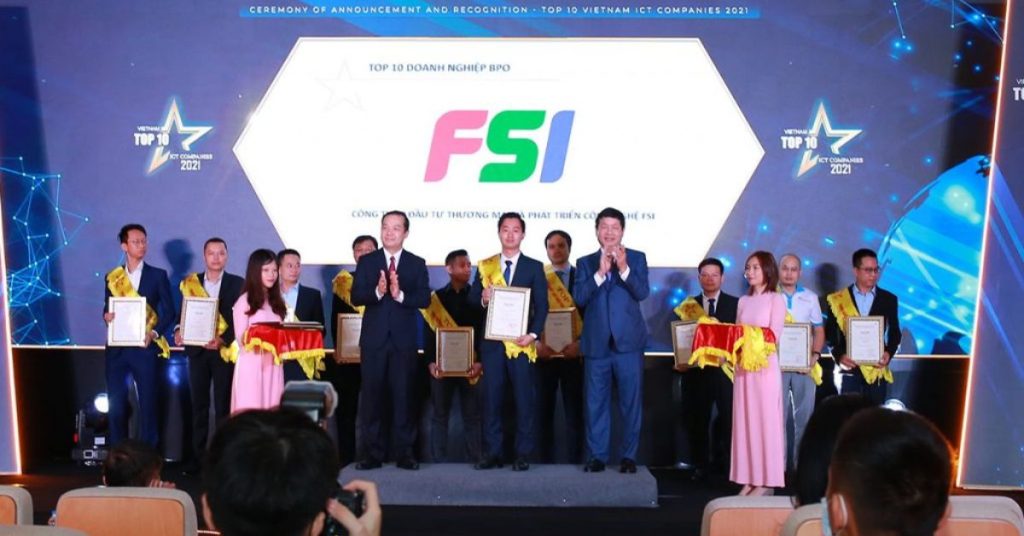fsi nhận giải tại top 10 cntt việt nam 