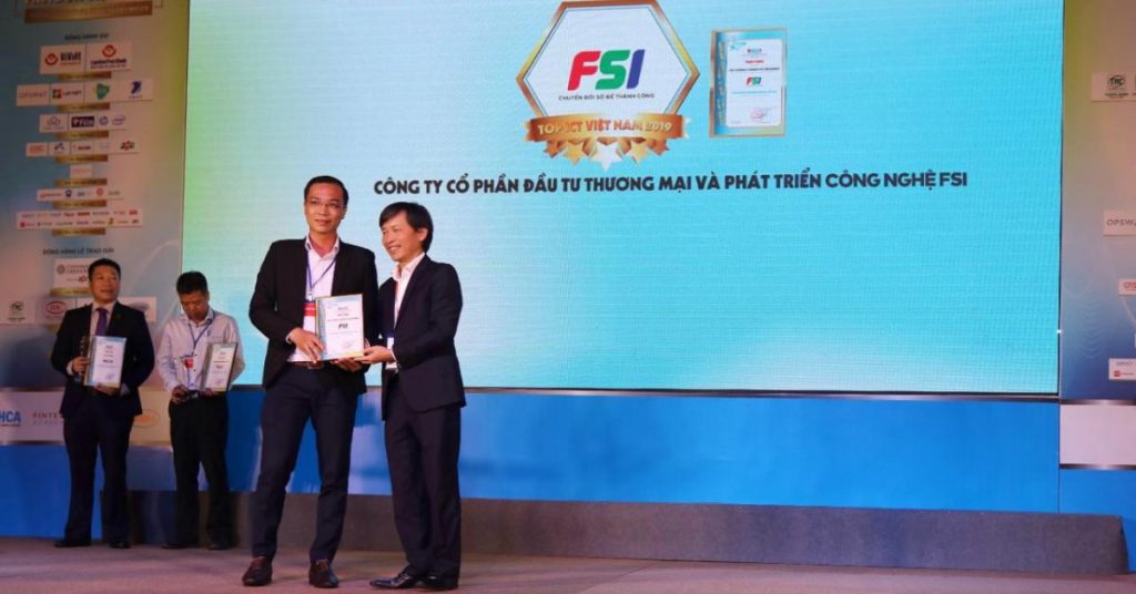 fsi nhận giải top doanh nghiệp phần mềm hàng đầu việt nam 